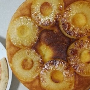 パイナップルとクルミのフライパンケーキ
